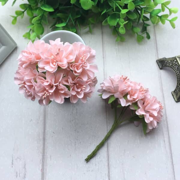 Bouquet di rose di seta artificiale
